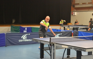 LARGE SUCCES A L'EXTERIEUR